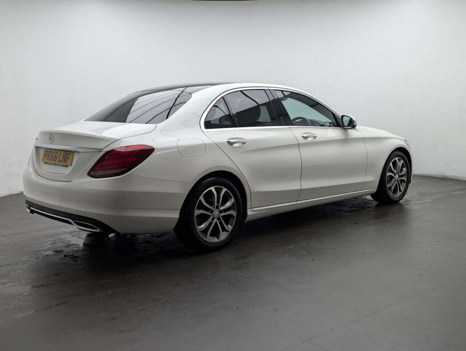 Used Mercedes-Benz C Class 2016 for sale - 77714319: Photo 8