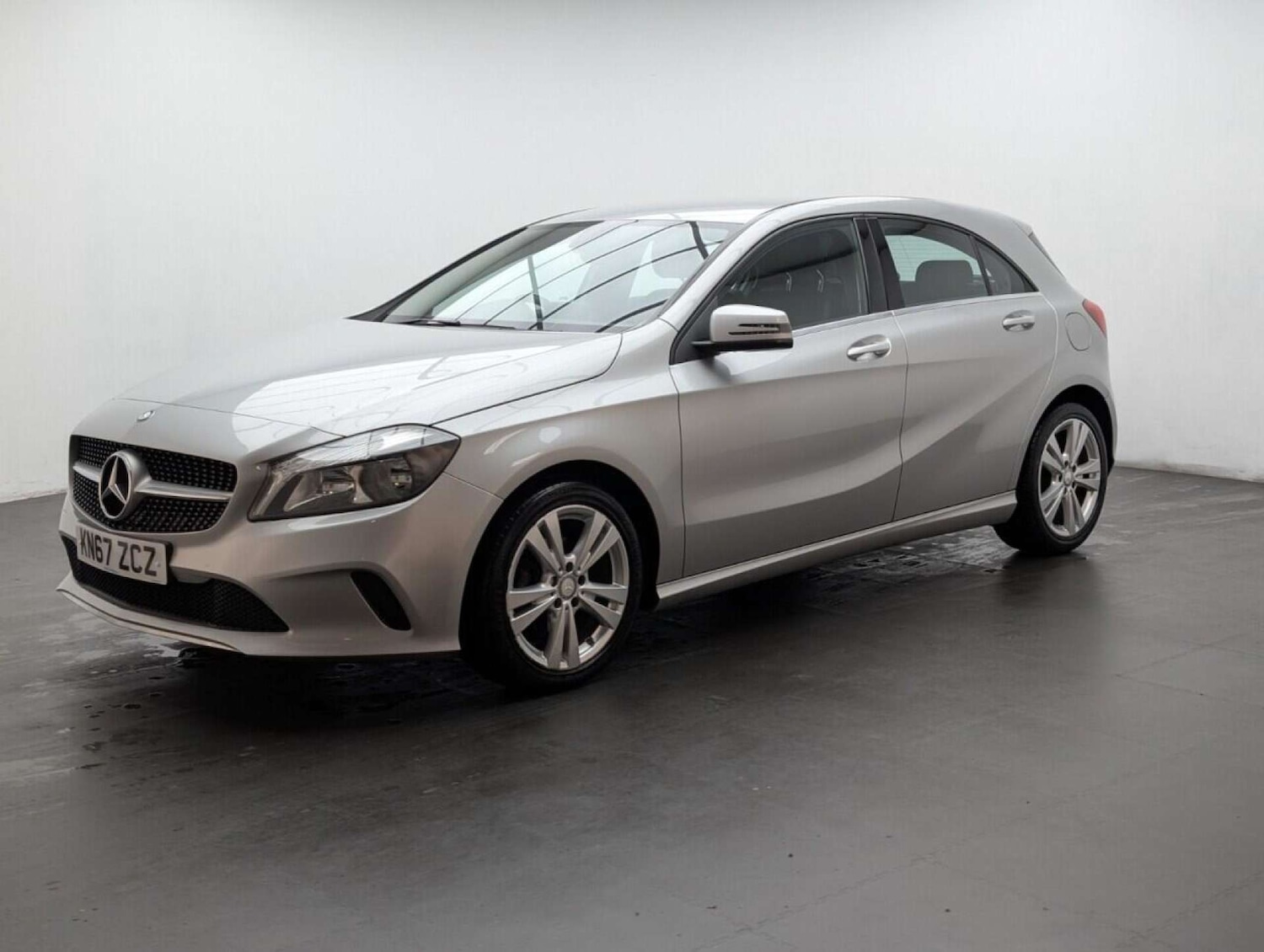 Used Mercedes-Benz A-Class 2017 for sale - 77713248: Photo 3