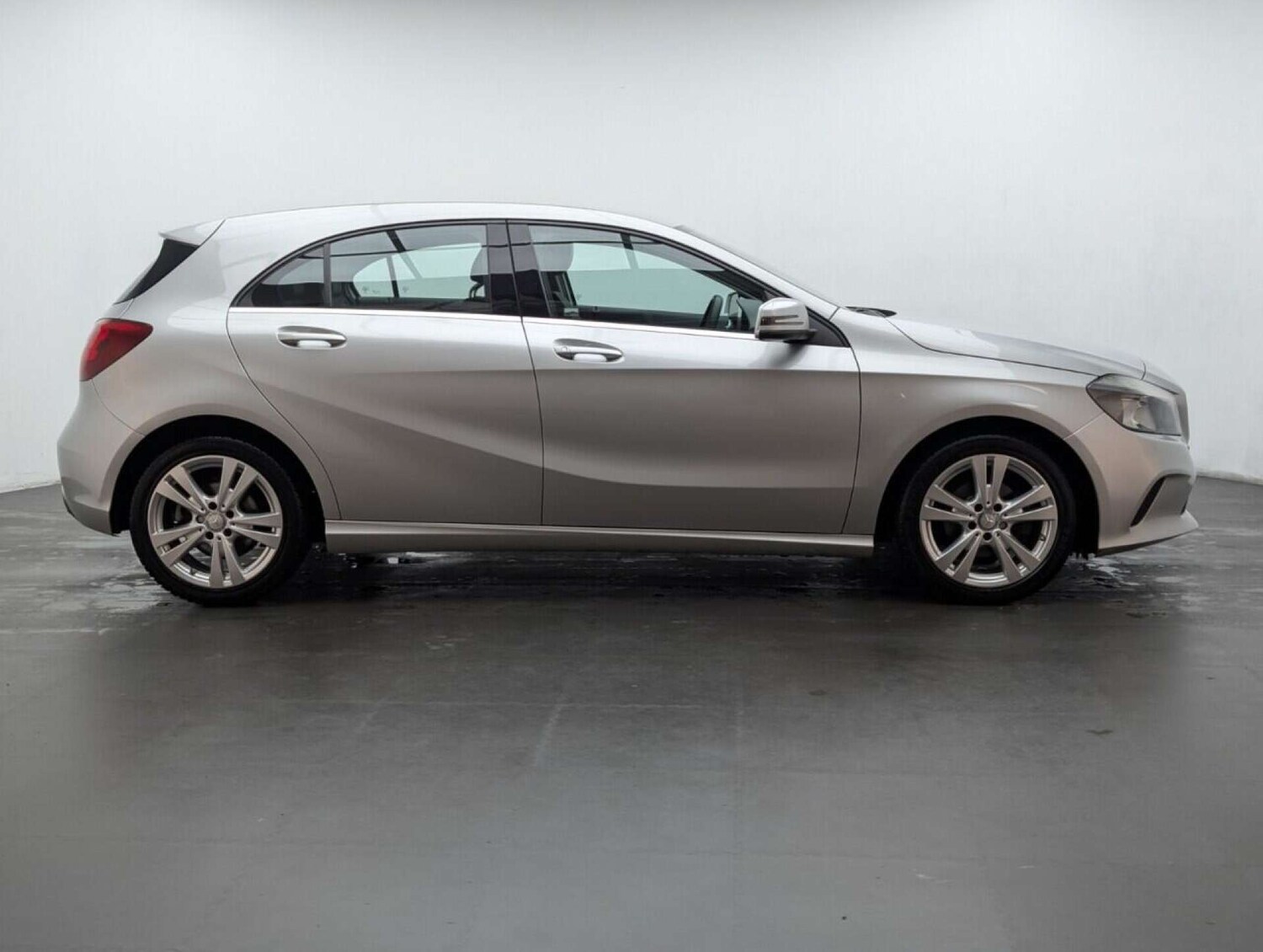 Used Mercedes-Benz A-Class 2017 for sale - 77713248: Photo 8