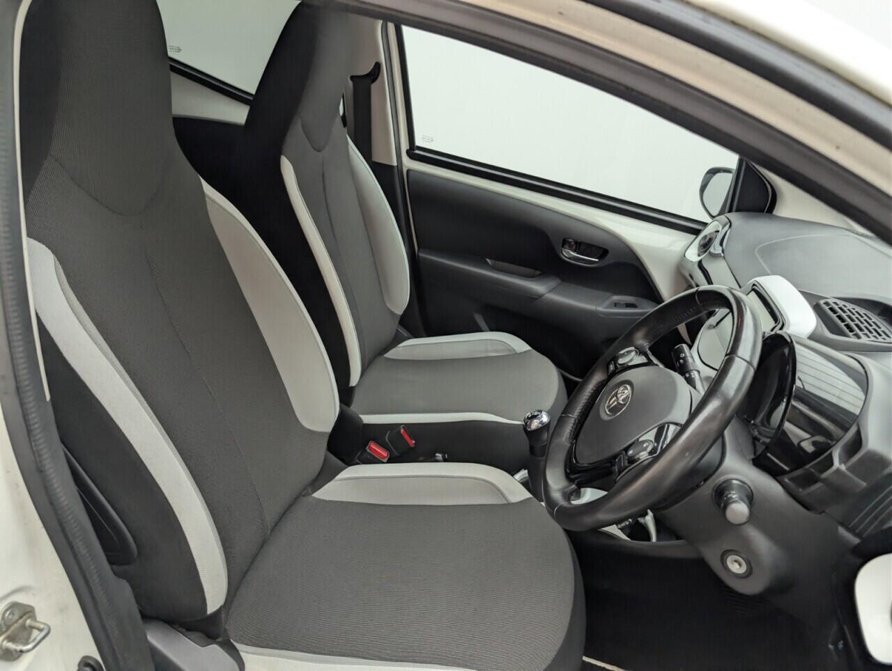 Used Toyota AYGO for sale - 76998991: Photo 12