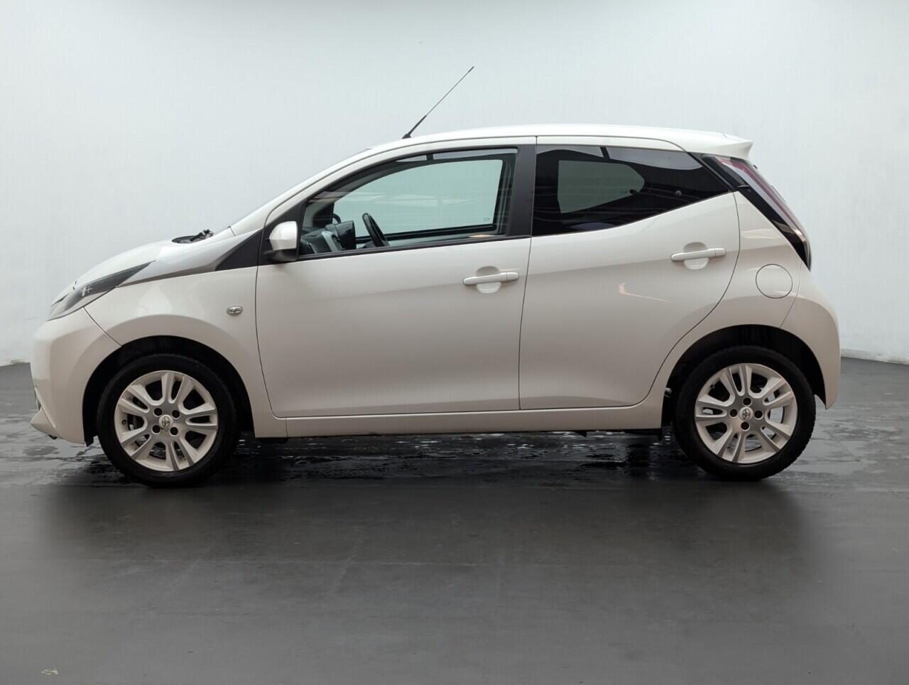 Used Toyota AYGO for sale - 76998991: Photo 5