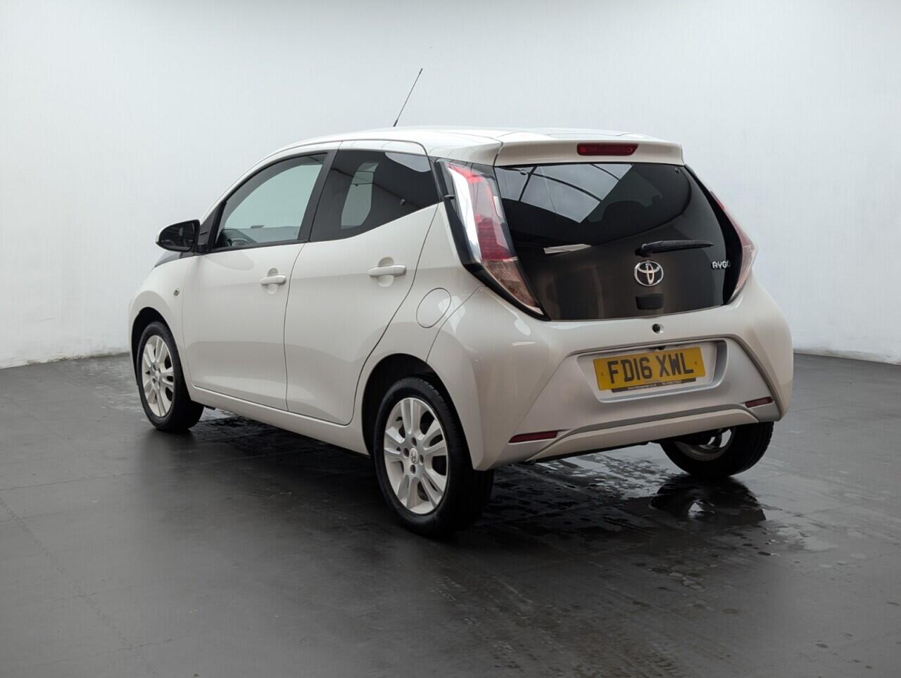 Used Toyota AYGO for sale - 76998991: Photo 6