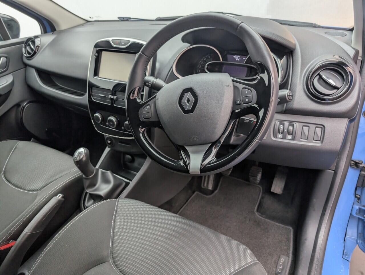 Used Renault Clio for sale - 76538858: Photo 11