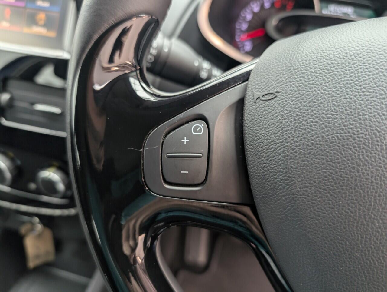 Used Renault Clio for sale - 76538858: Photo 18