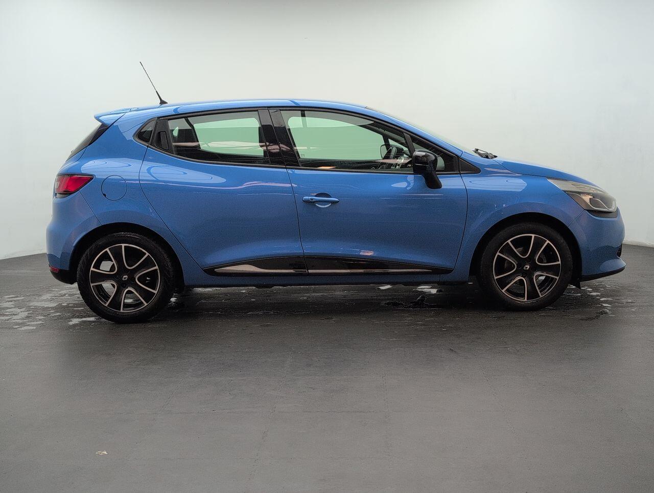 Used Renault Clio for sale - 76538858: Photo 46
