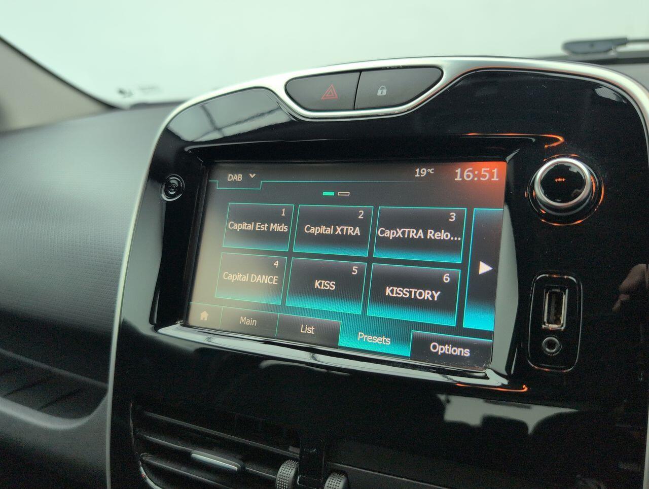 Used Renault Clio for sale - 76538858: Photo 50