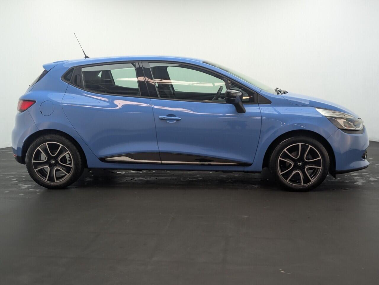Used Renault Clio for sale - 76538858: Photo 9