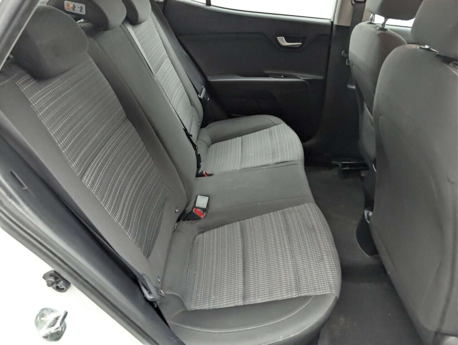 Used Kia Stonic 2018 for sale - 77713136: Photo 23