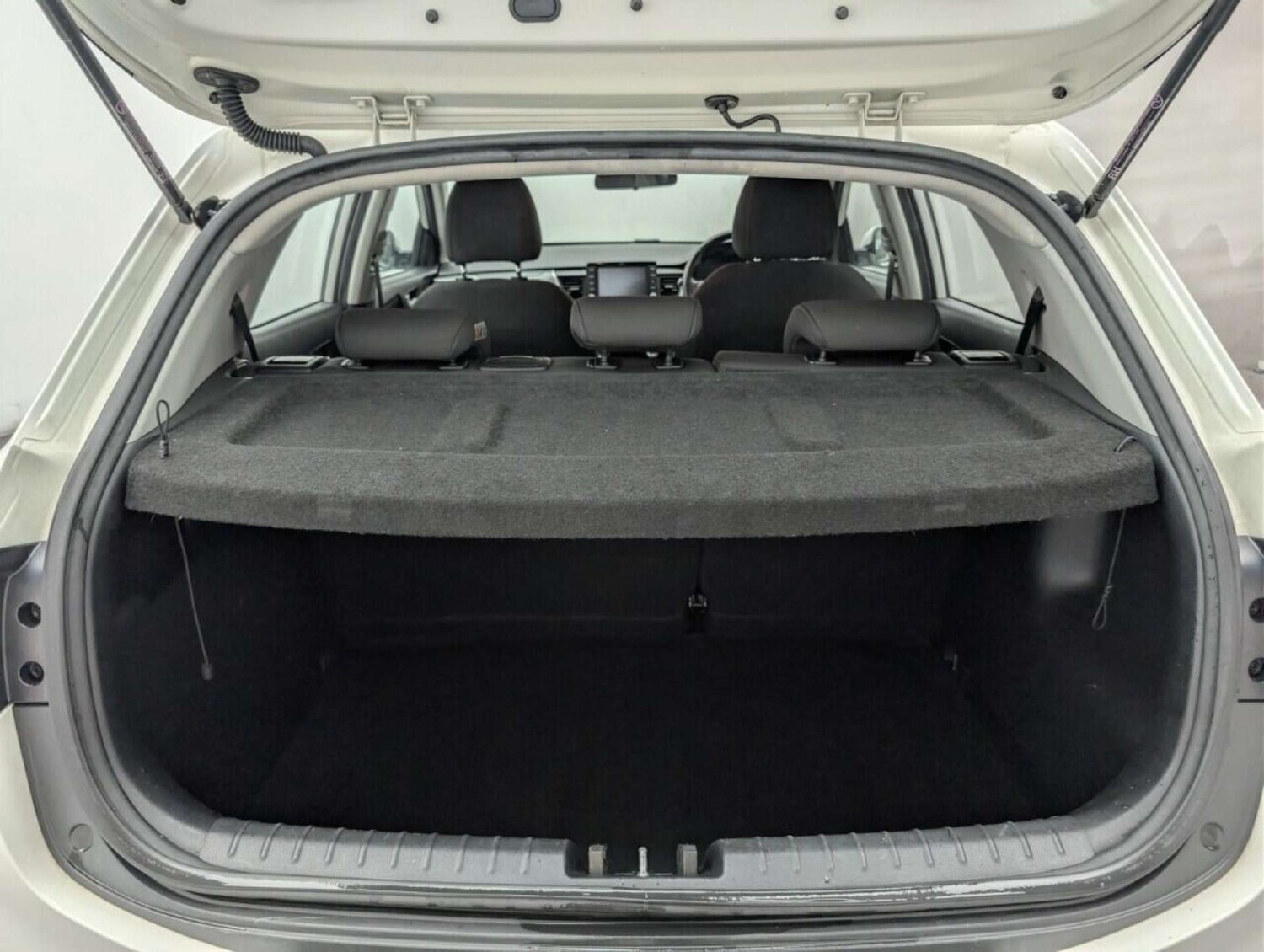 Used Kia Stonic 2018 for sale - 77713136: Photo 24