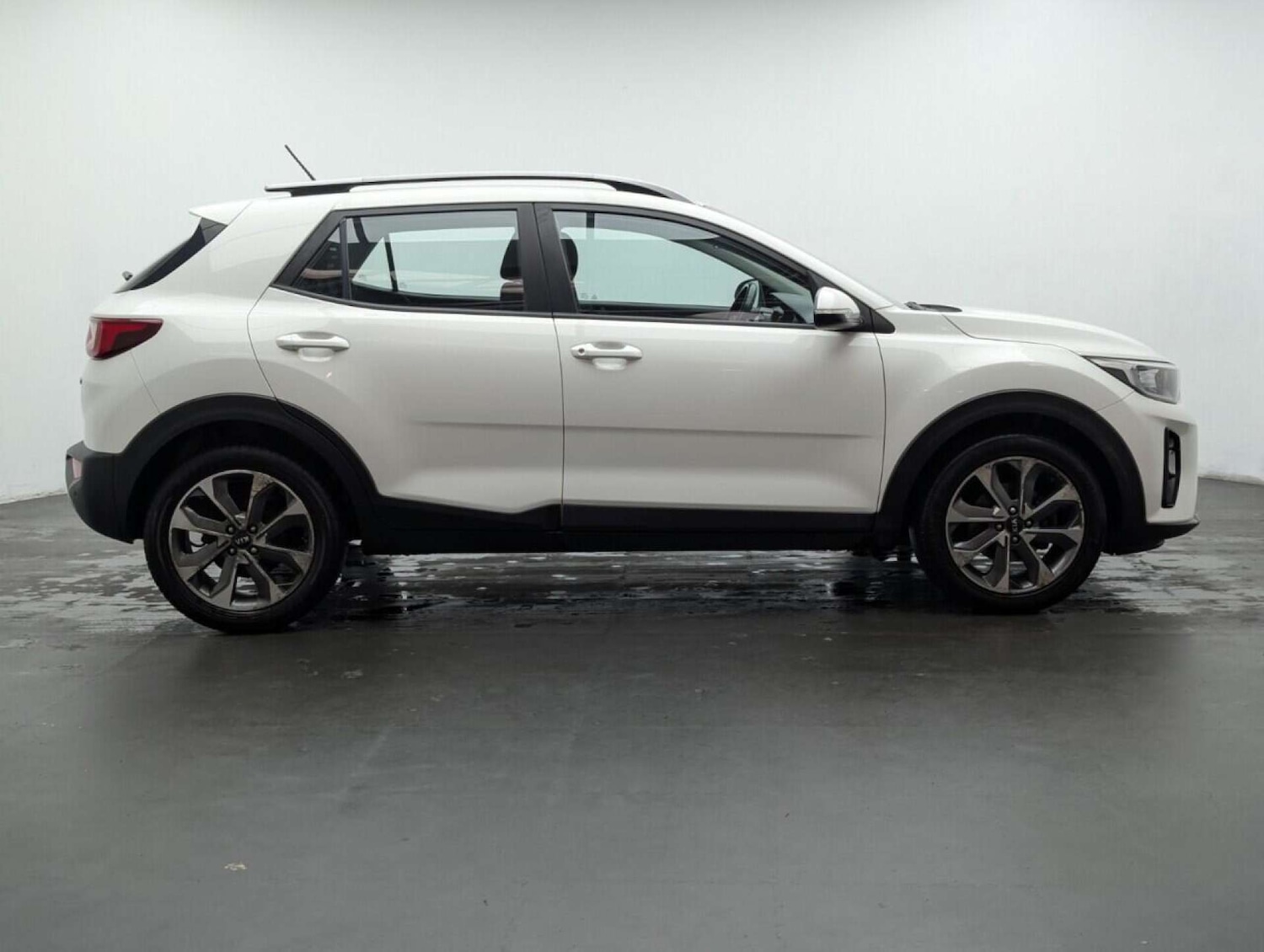 Used Kia Stonic 2018 for sale - 77713136: Photo 9