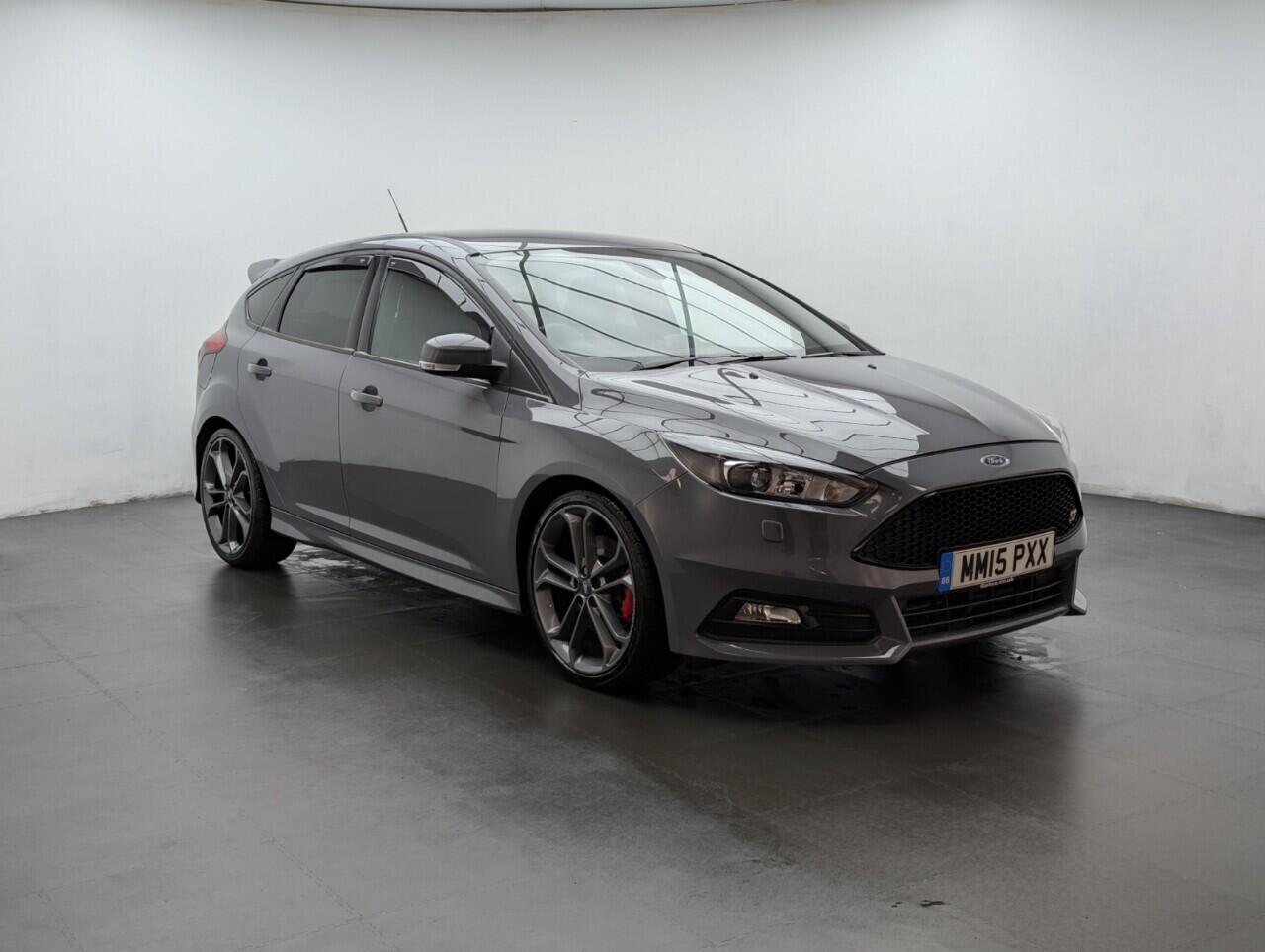 Used Ford Focus 2015 for sale - 76742353: Photo 2