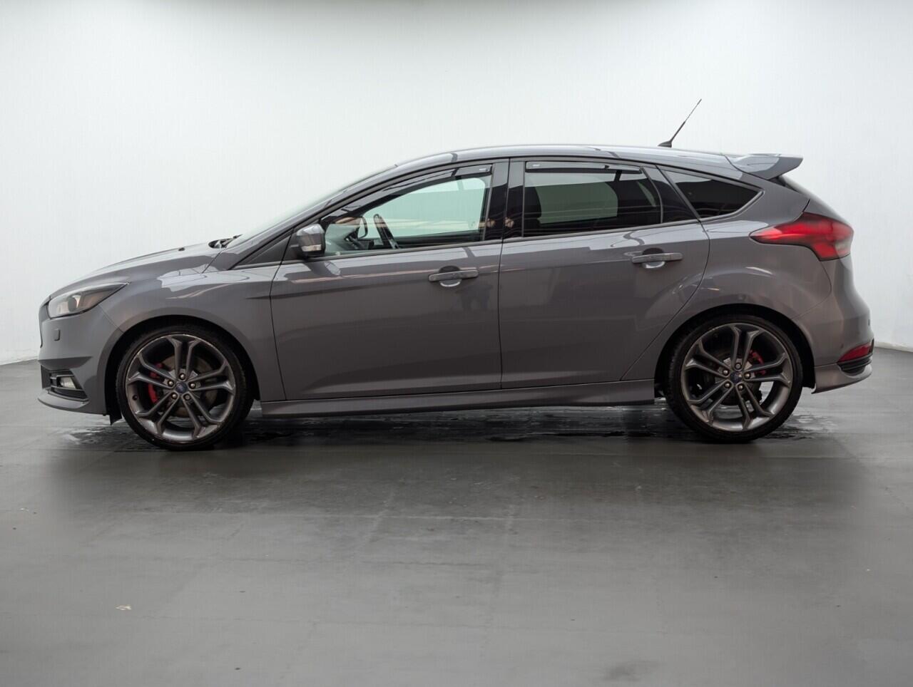 Used Ford Focus 2015 for sale - 76742353: Photo 5