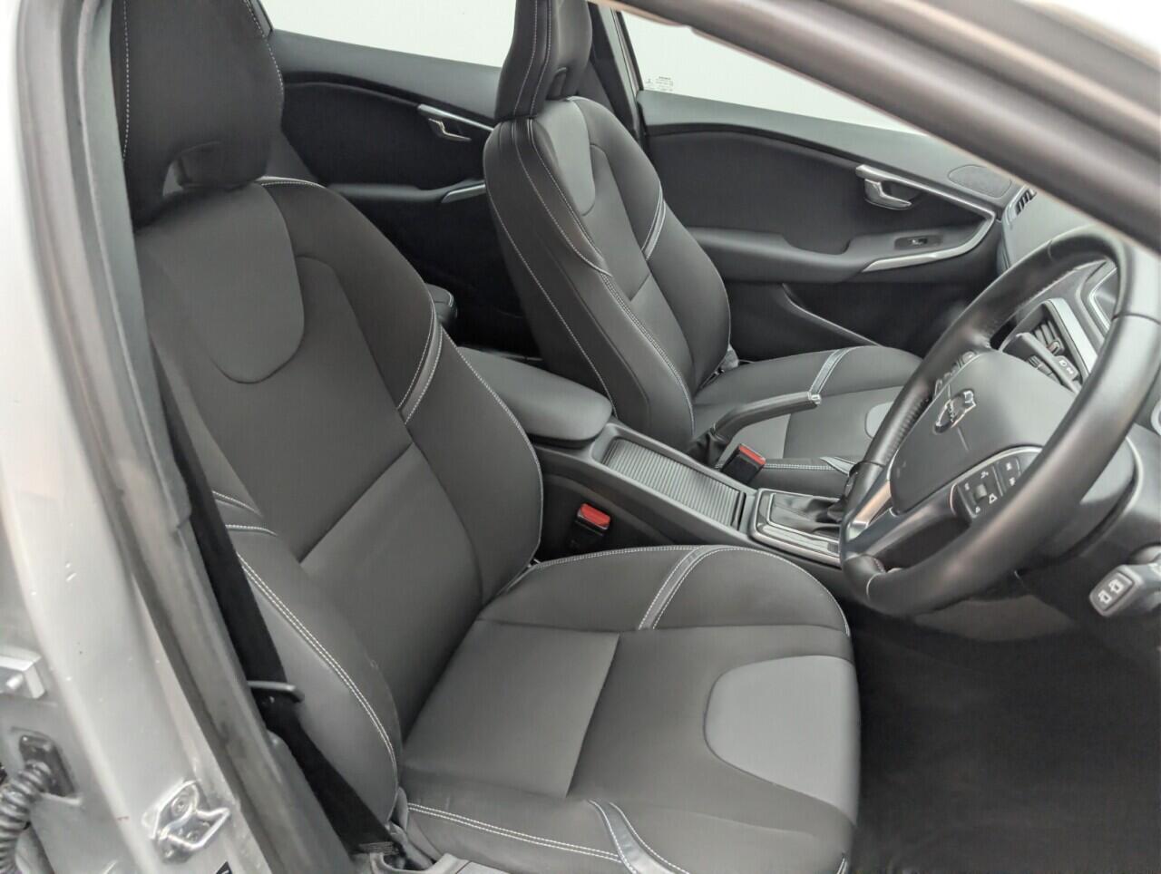 Used Volvo V40 2018 for sale - 76781069: Photo 12