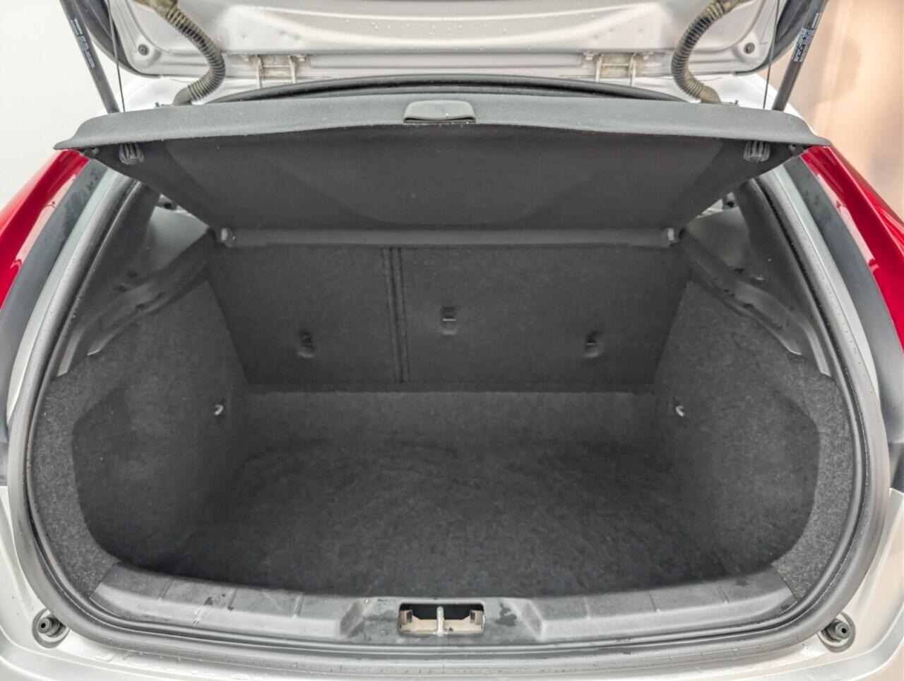 Used Volvo V40 2018 for sale - 76781069: Photo 26