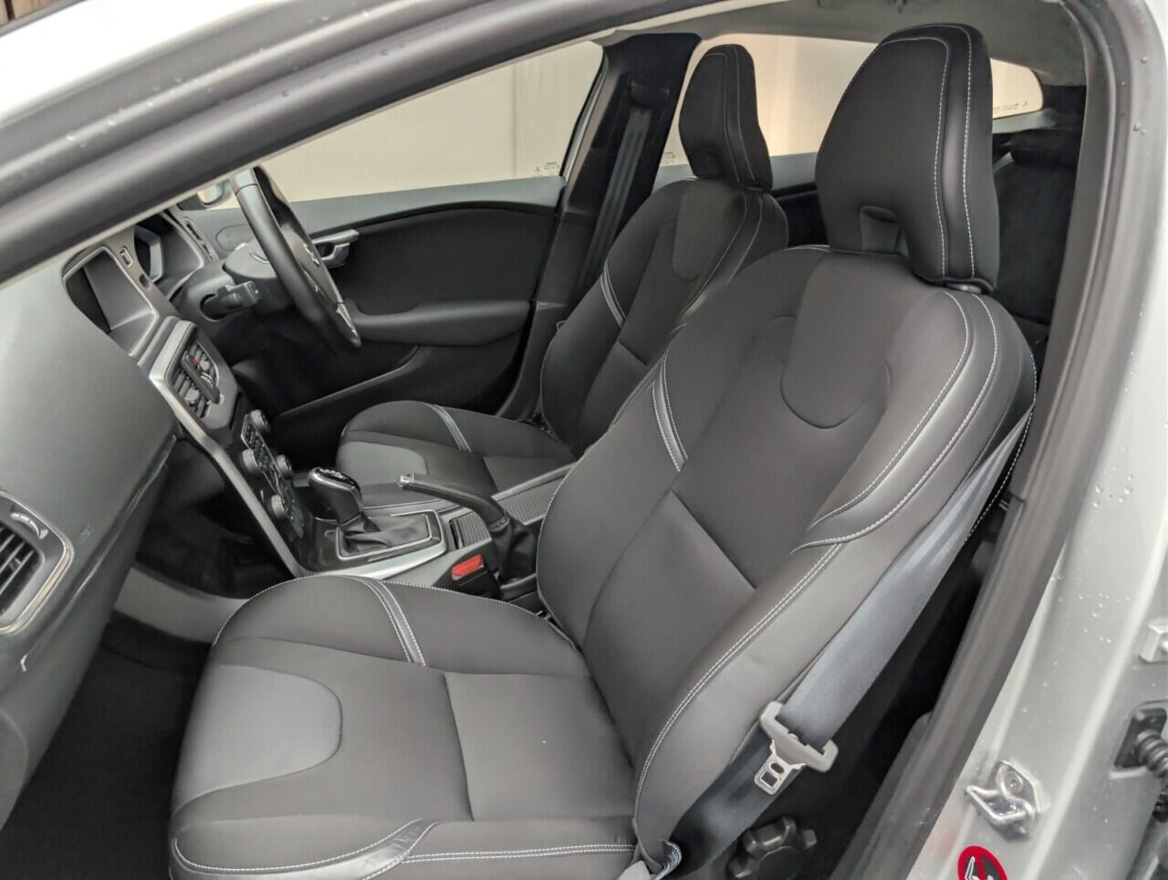 Used Volvo V40 2018 for sale - 76781069: Photo 28