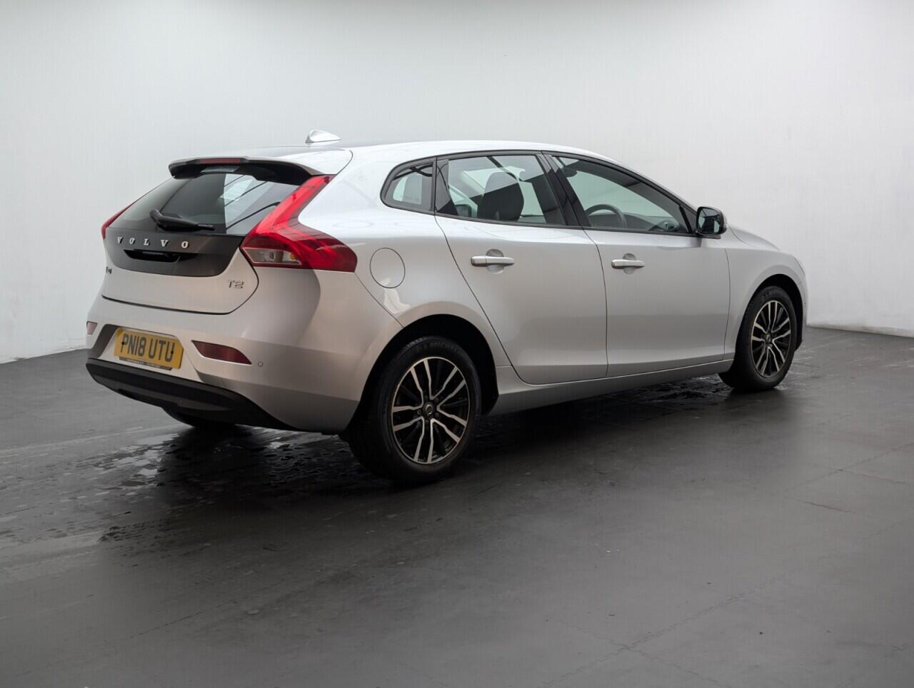 Used Volvo V40 2018 for sale - 76781069: Photo 8