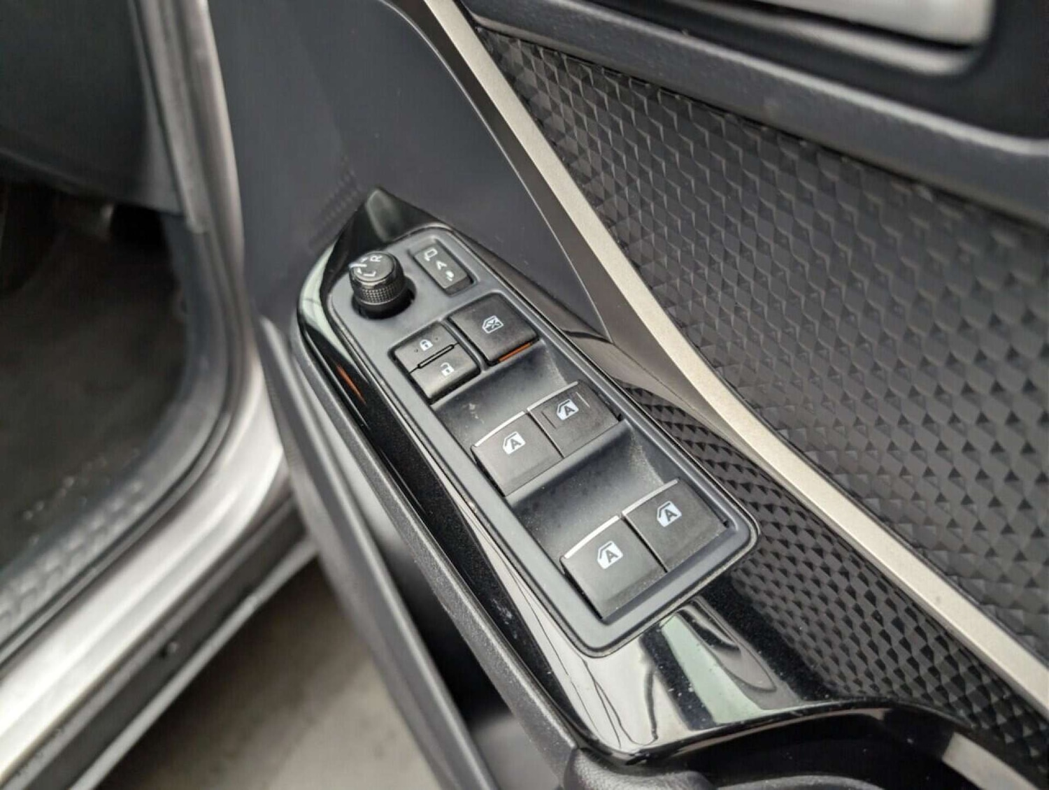 Used Toyota C-HR 2019 for sale - 77714851: Photo 20