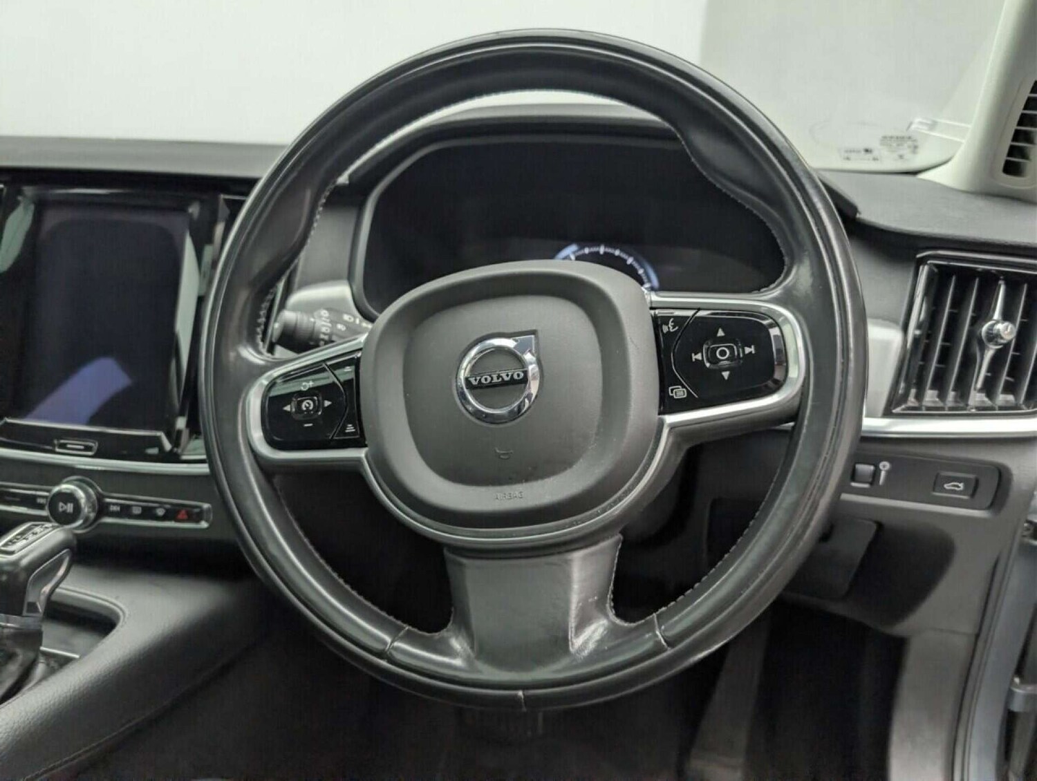 Used Volvo S90 2017 for sale - 77714513: Photo 21