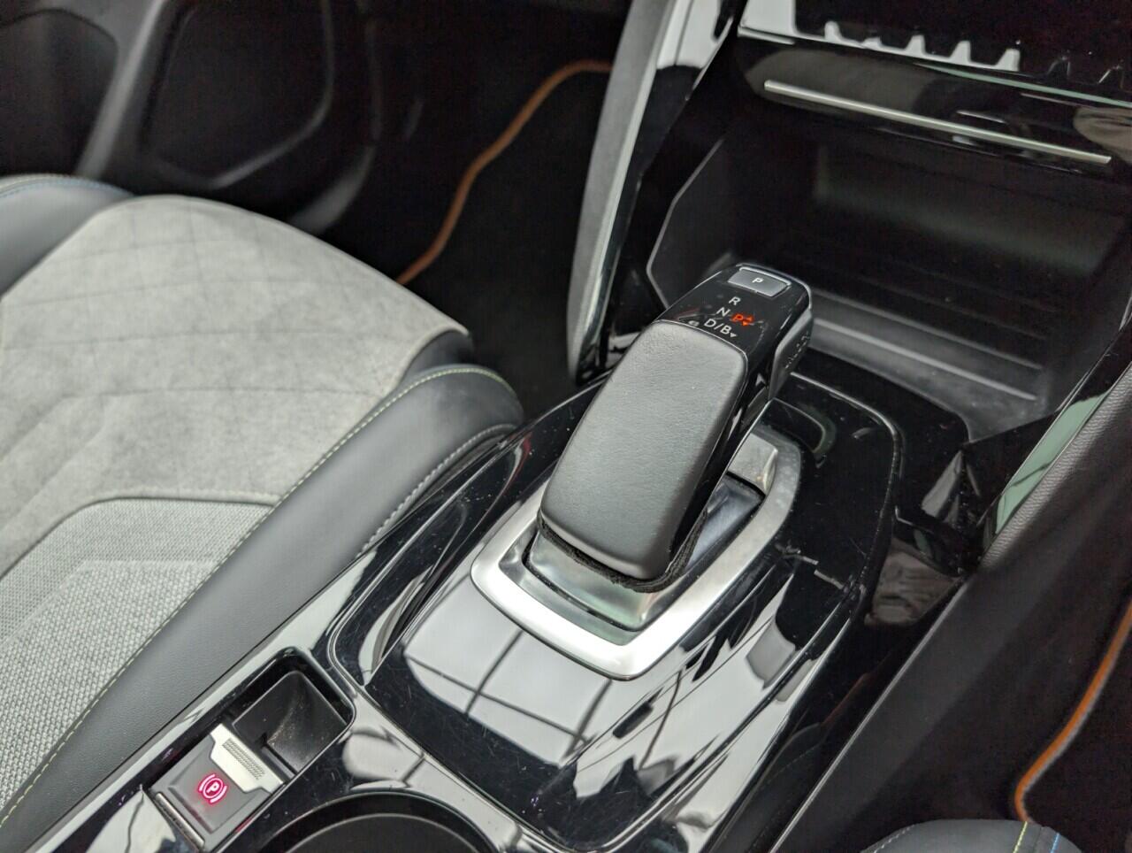 Used Peugeot E-2008 2020 for sale - 76666829: Photo 17