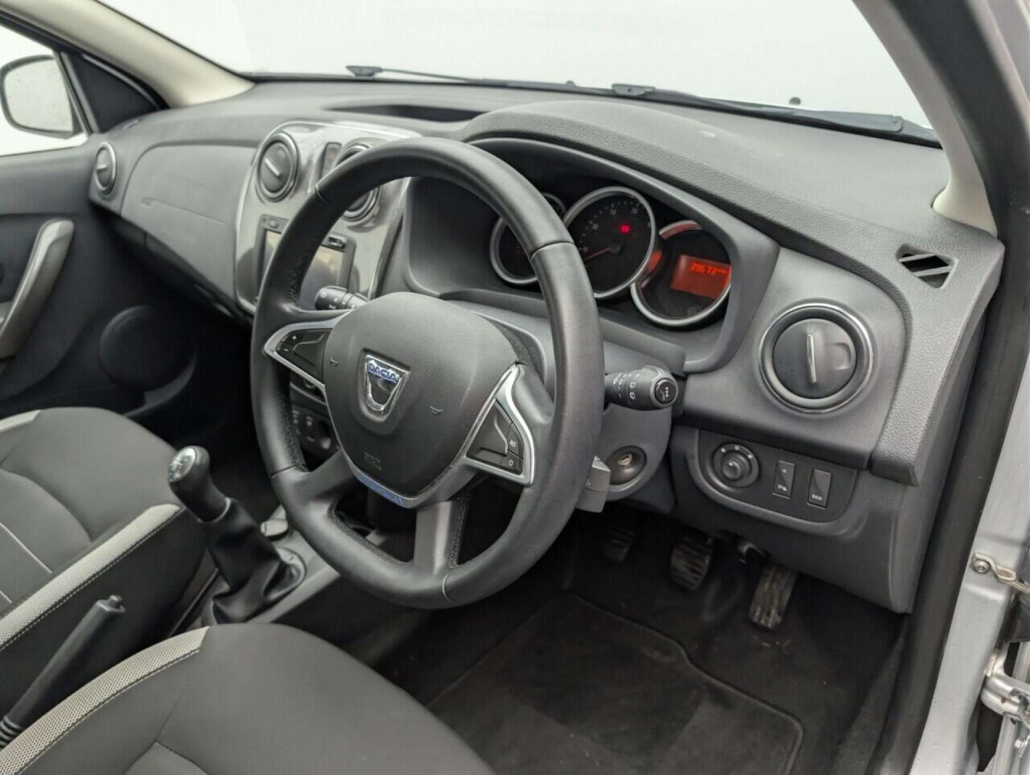 Used Dacia Sandero Stepway 2017 for sale - 77713056: Photo 10