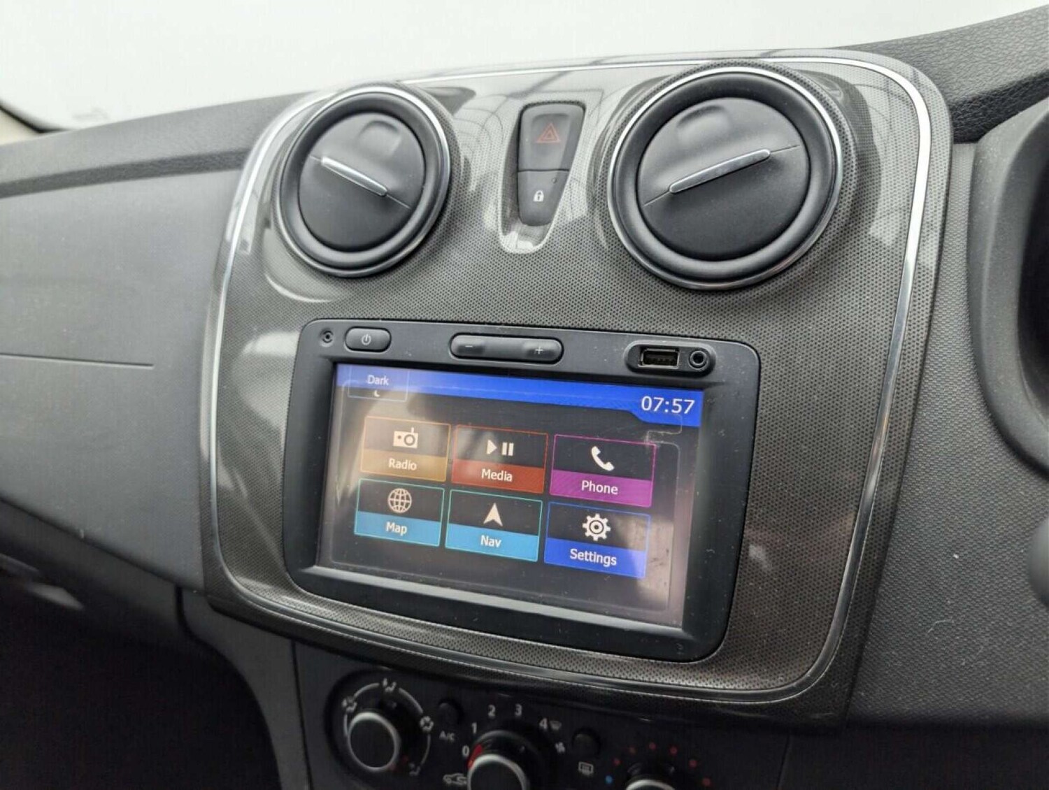 Used Dacia Sandero Stepway 2017 for sale - 77713056: Photo 13