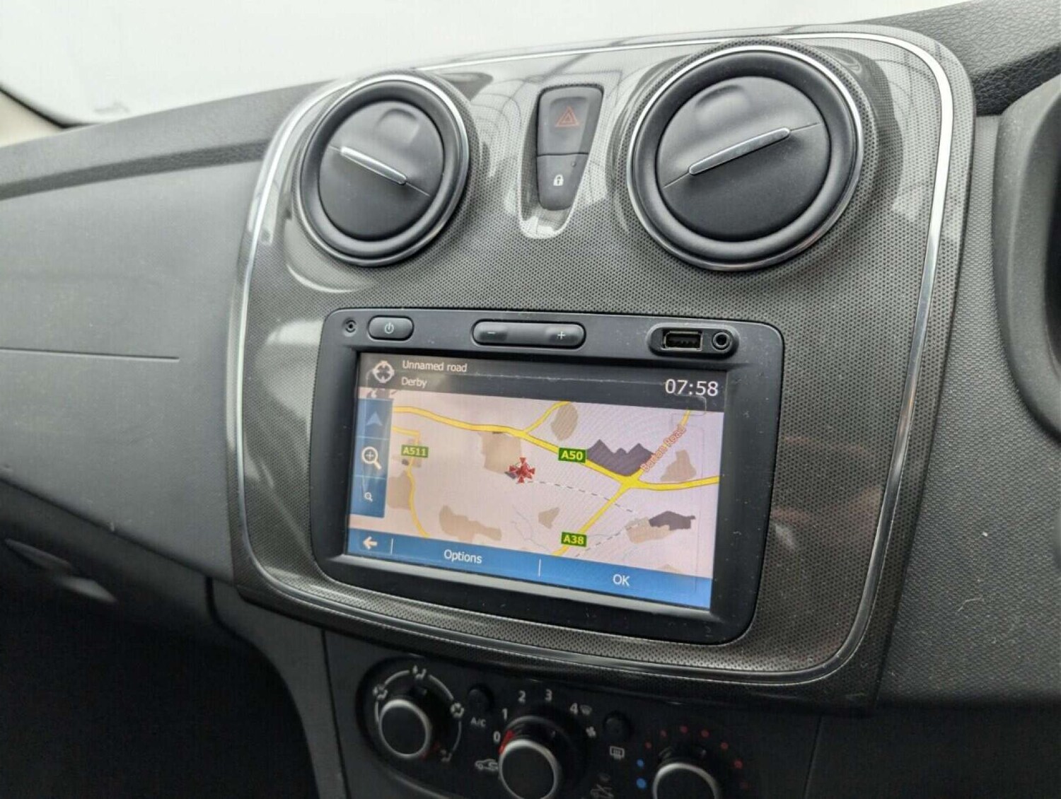 Used Dacia Sandero Stepway 2017 for sale - 77713056: Photo 15