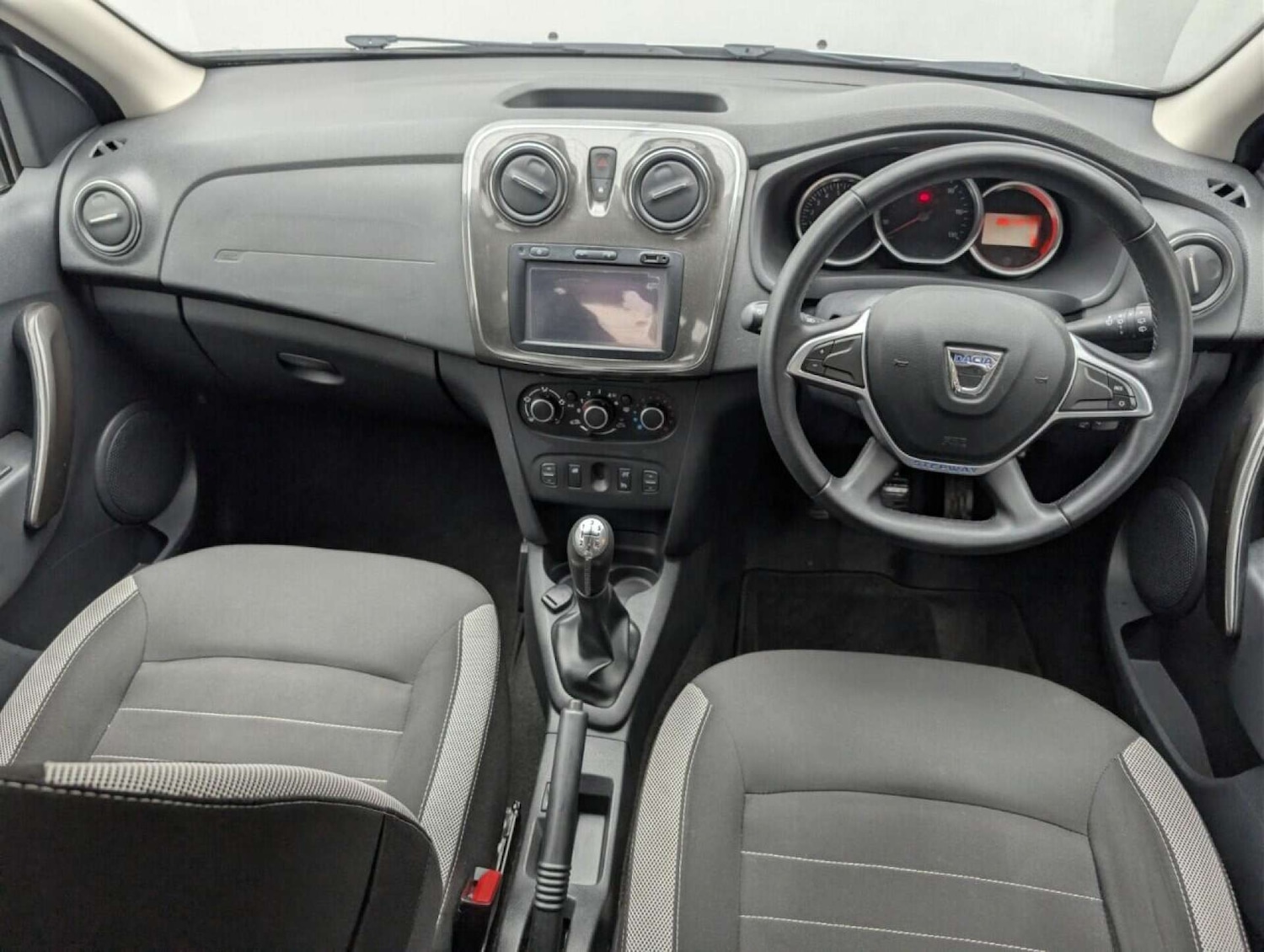 Used Dacia Sandero Stepway 2017 for sale - 77713056: Photo 24