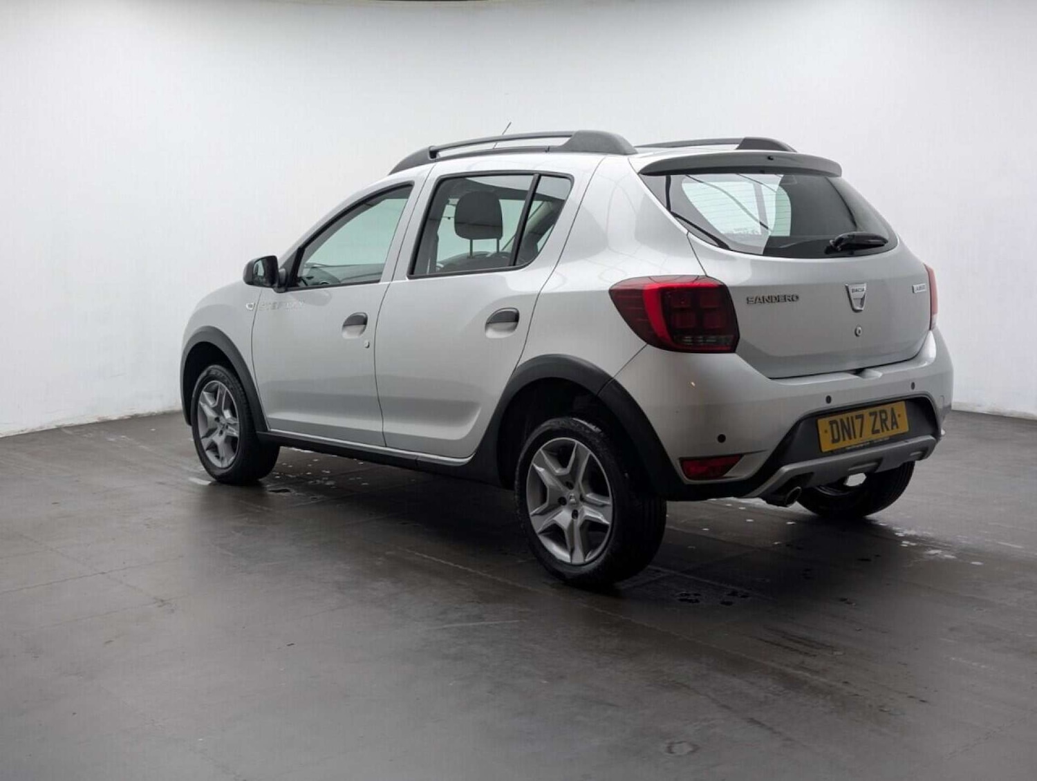 Used Dacia Sandero Stepway 2017 for sale - 77713056: Photo 6