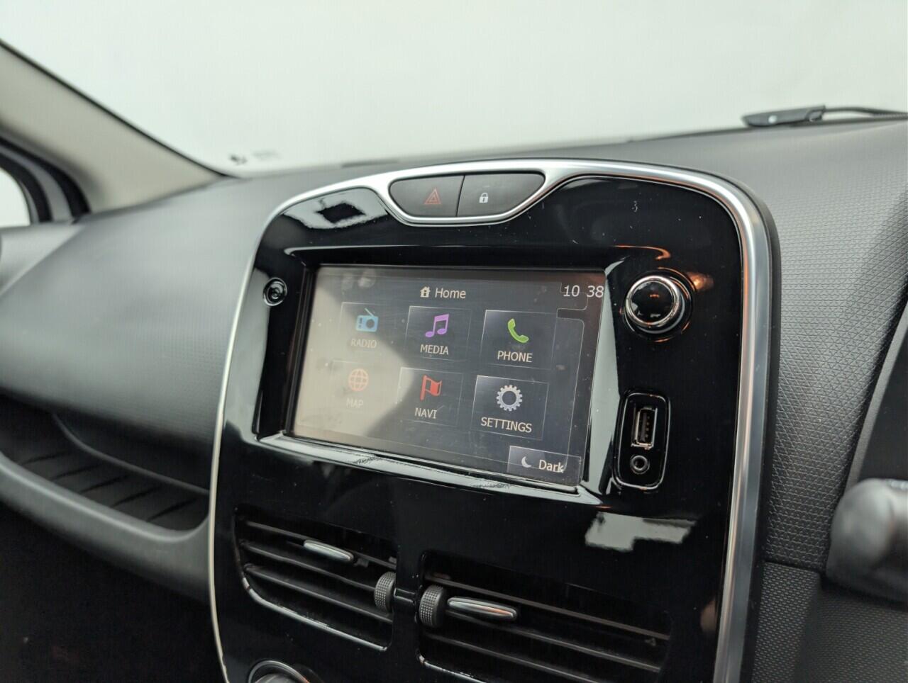 Used Renault Clio 2015 for sale - 76584591: Photo 13