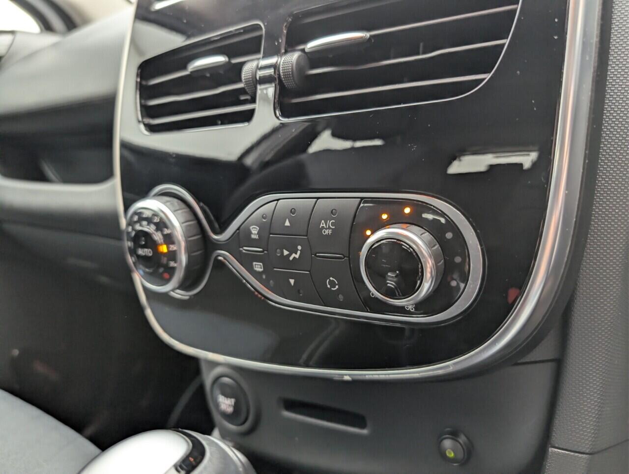 Used Renault Clio 2015 for sale - 76584591: Photo 14