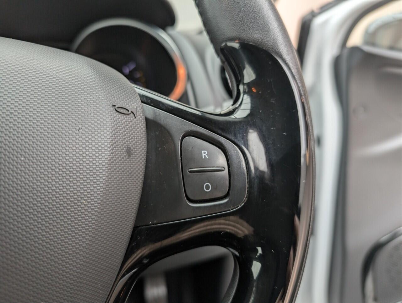 Used Renault Clio 2015 for sale - 76584591: Photo 18