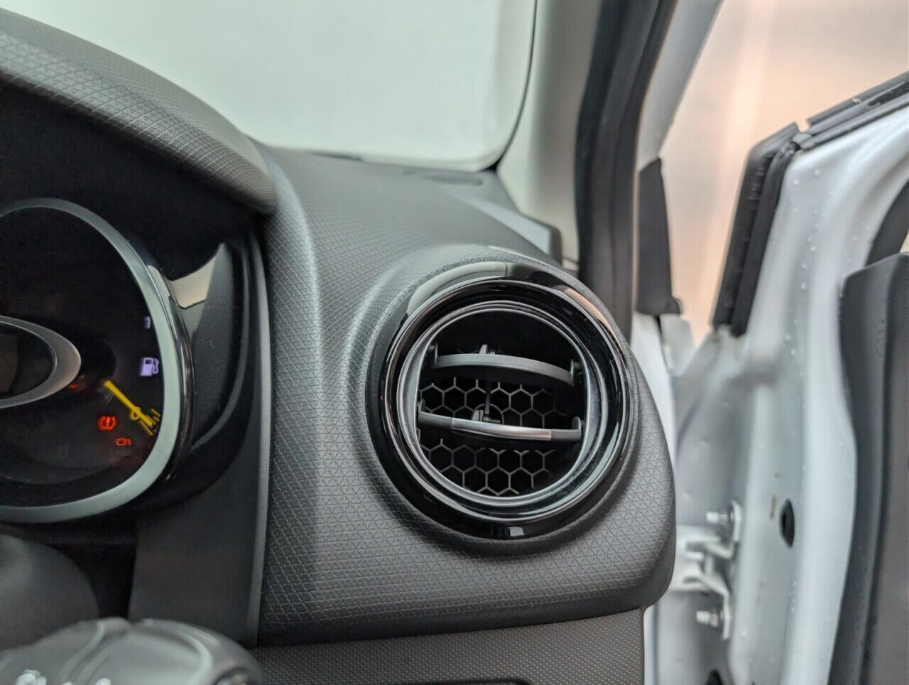 Used Renault Clio 2015 for sale - 76584591: Photo 19