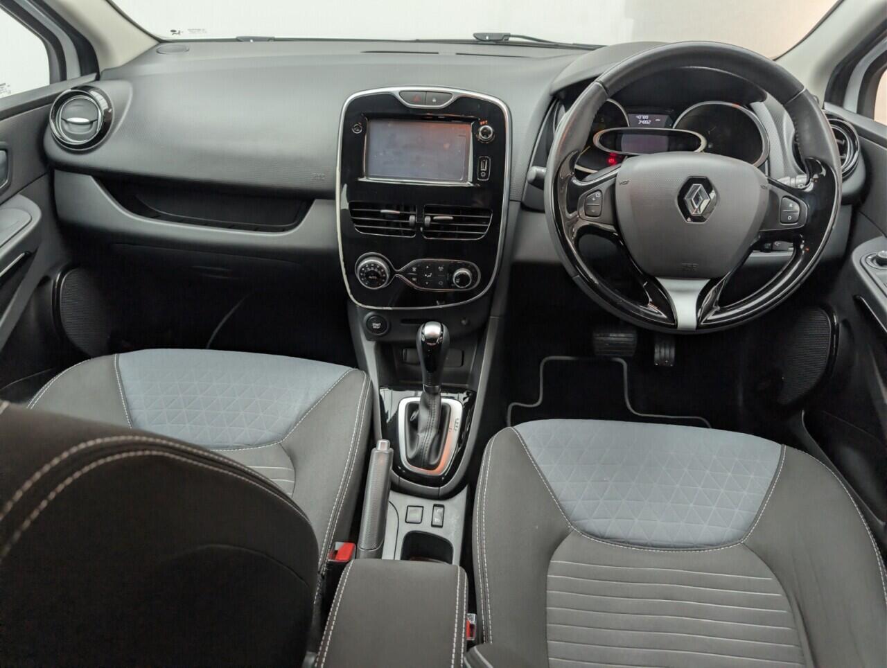 Used Renault Clio 2015 for sale - 76584591: Photo 22
