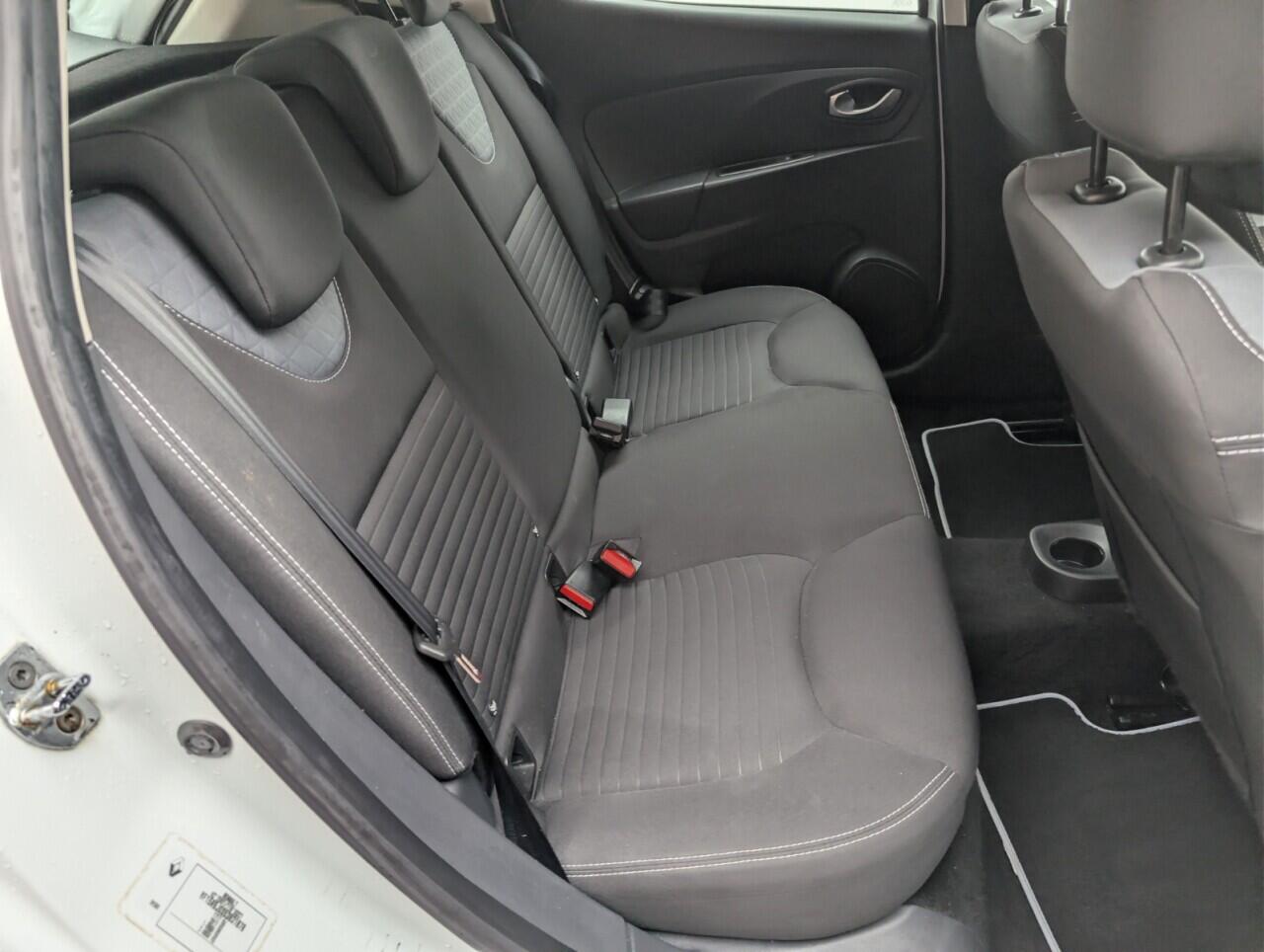 Used Renault Clio 2015 for sale - 76584591: Photo 23