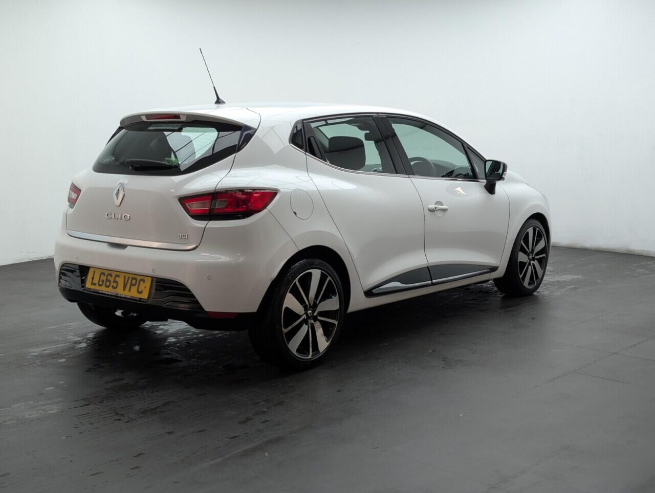 Used Renault Clio 2015 for sale - 76584591: Photo 8