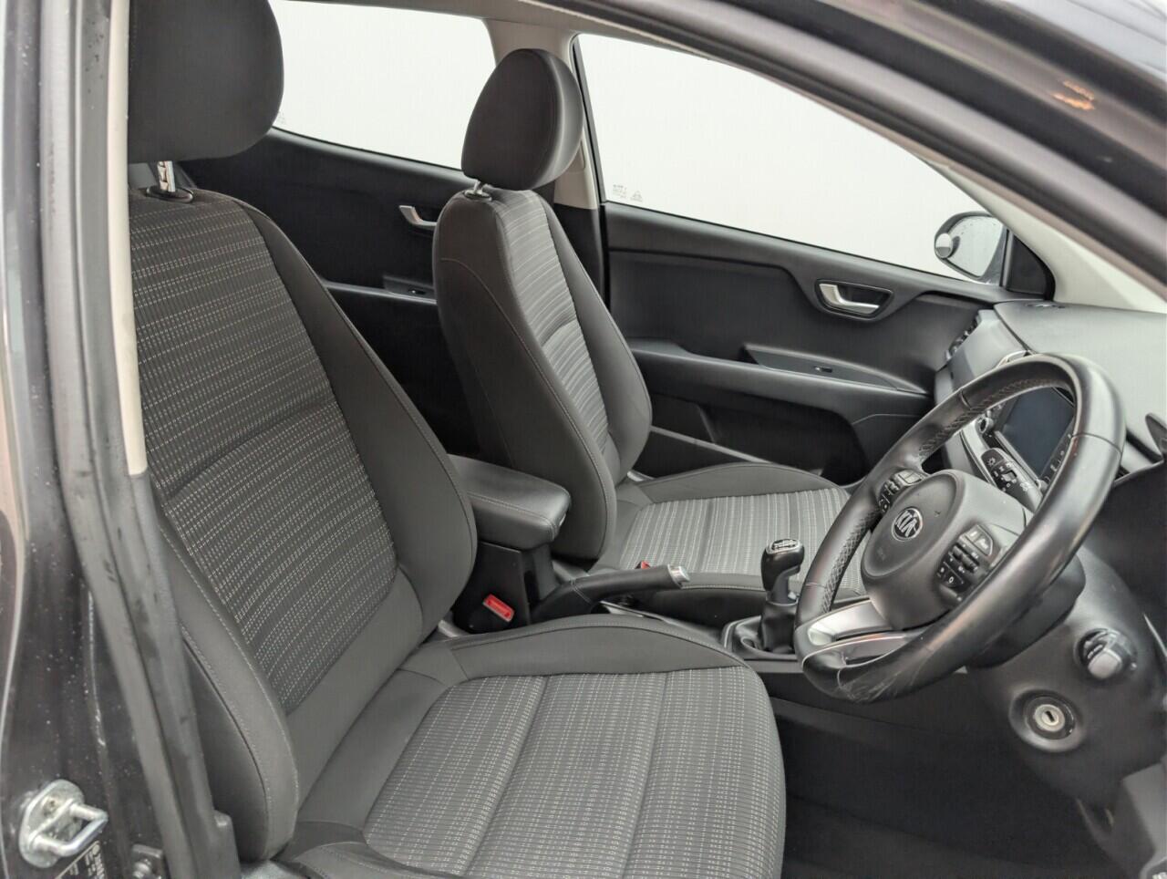 Used Kia Stonic 2019 for sale - 77098086: Photo 12