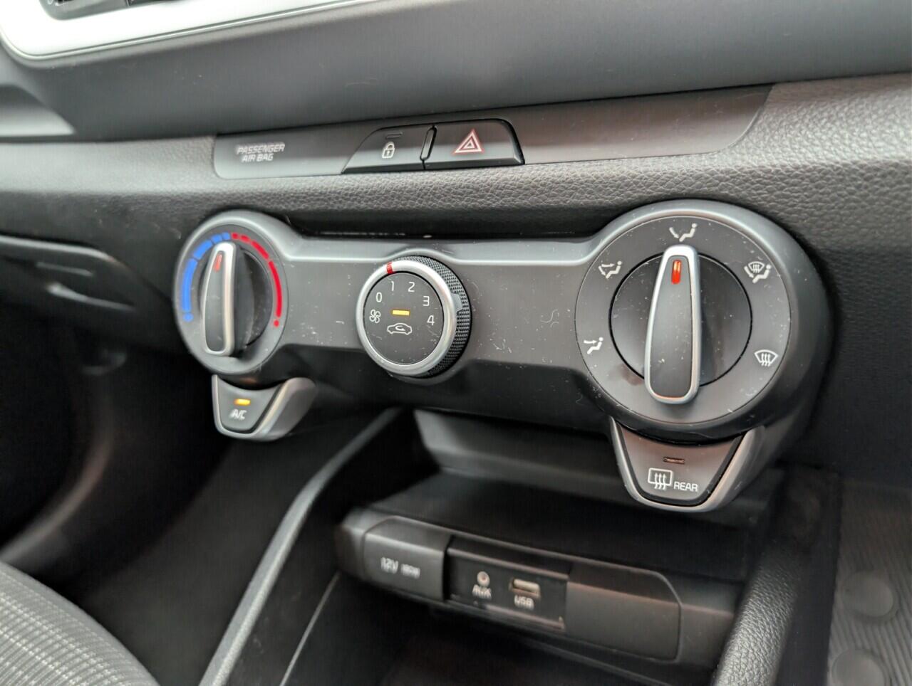 Used Kia Stonic 2019 for sale - 77098086: Photo 15