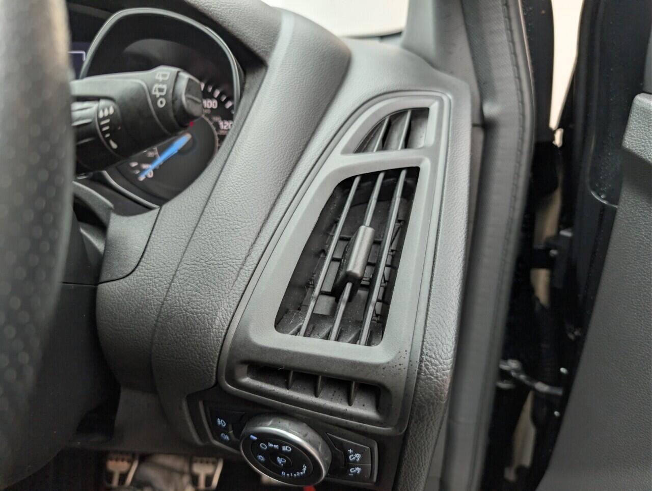 Used Ford Focus 2017 for sale - 76926310: Photo 20