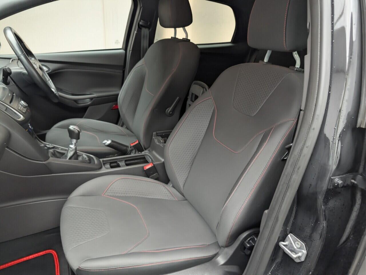 Used Ford Focus 2017 for sale - 76926310: Photo 27