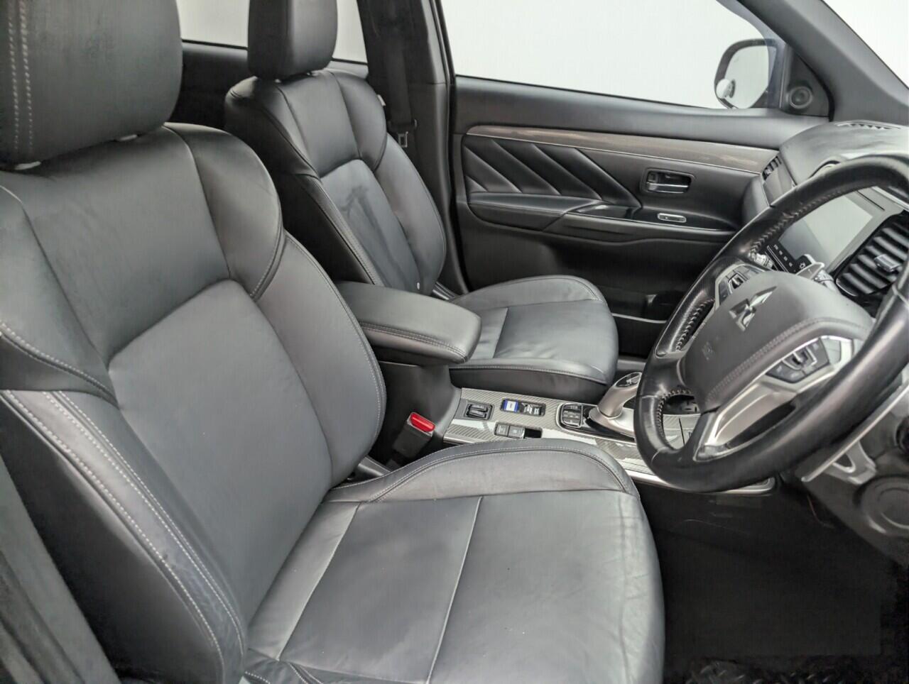 Used Mitsubishi Outlander 2020 for sale - 77646732: Photo 12