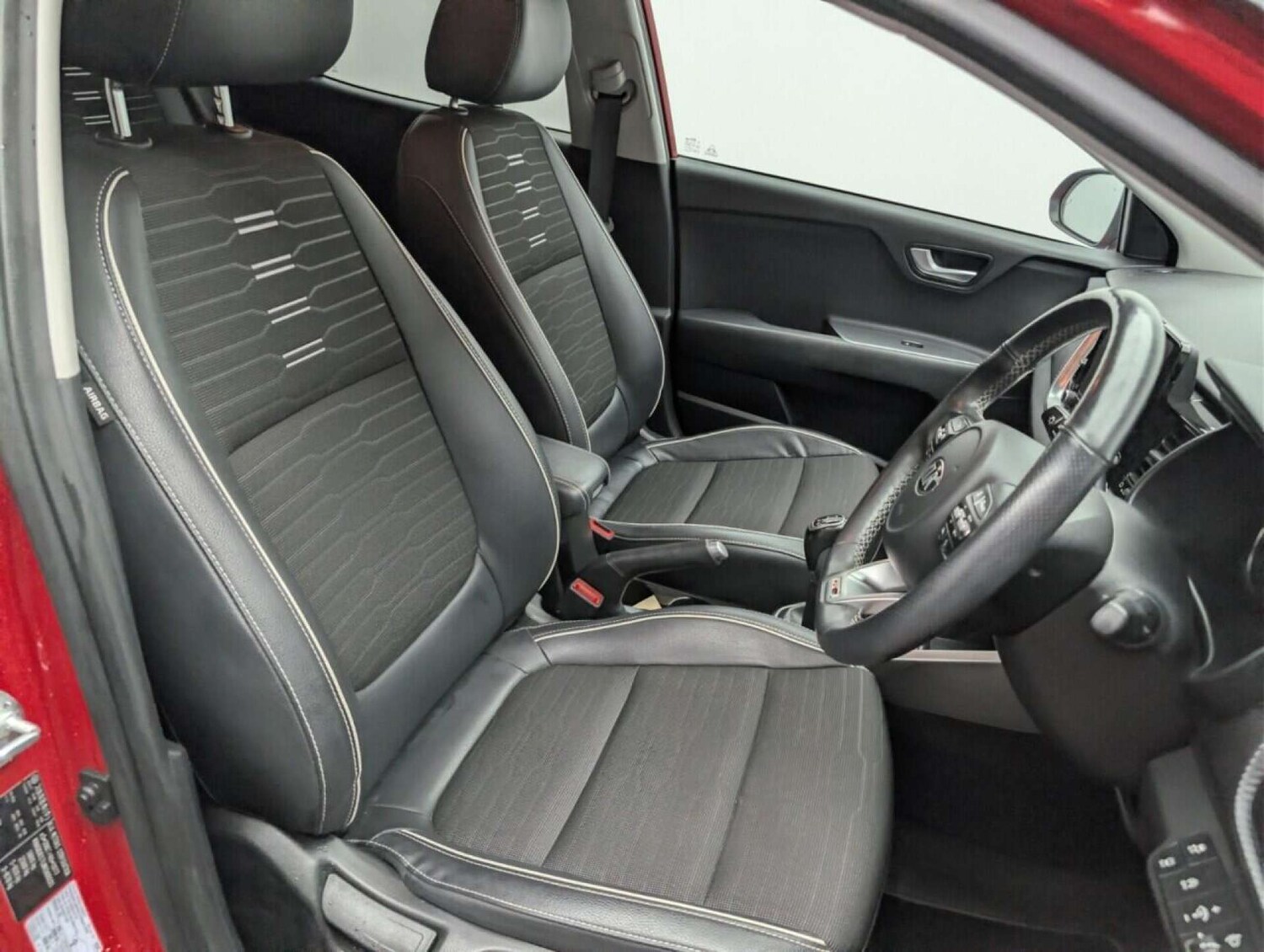 Used Kia Stonic 2021 for sale - 77713133: Photo 12