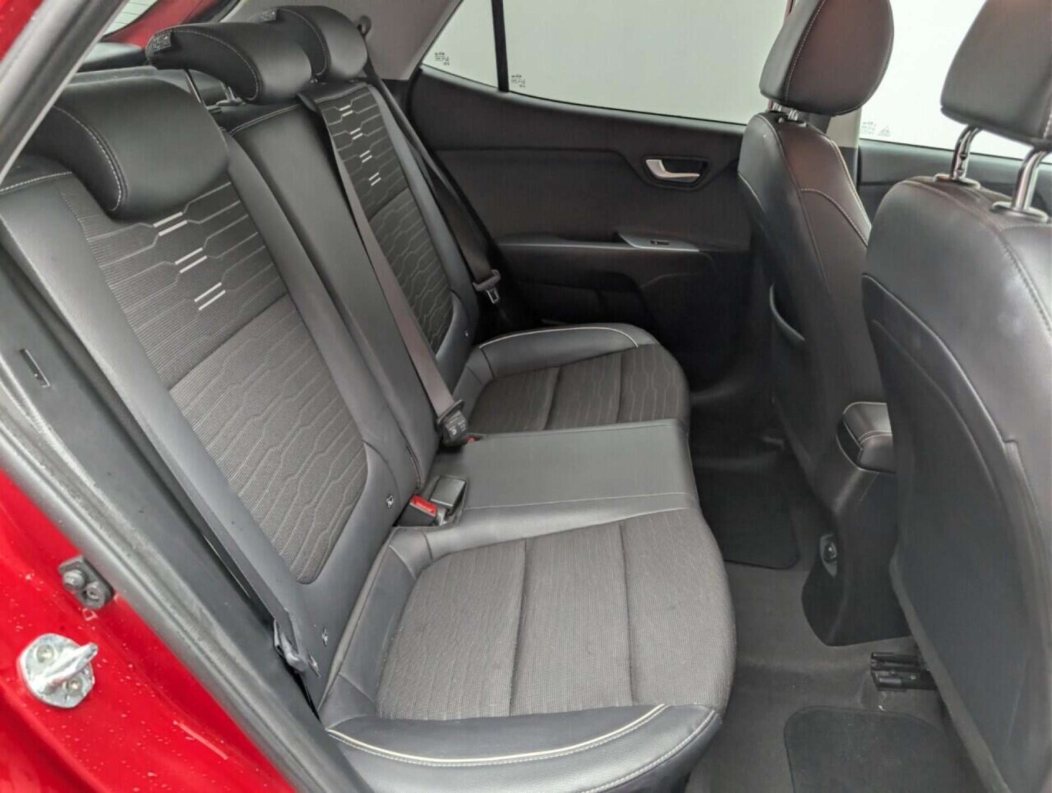 Used Kia Stonic 2021 for sale - 77713133: Photo 23