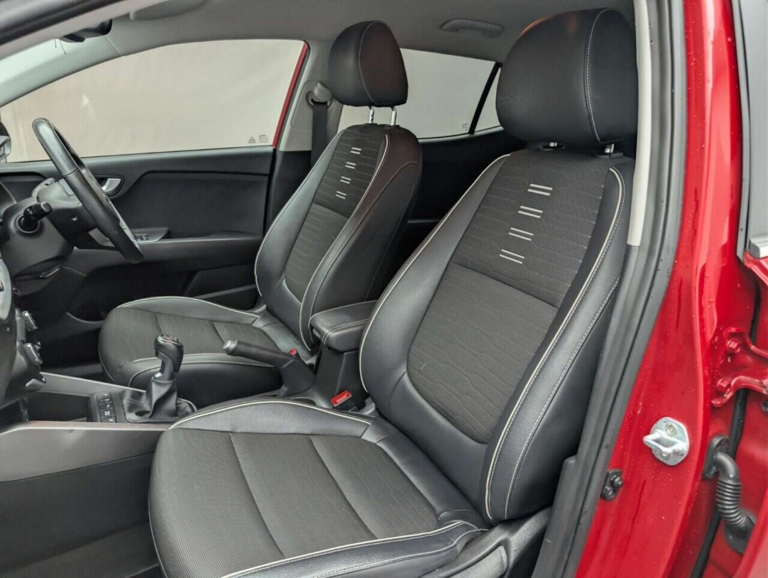 Used Kia Stonic 2021 for sale - 77713133: Photo 26