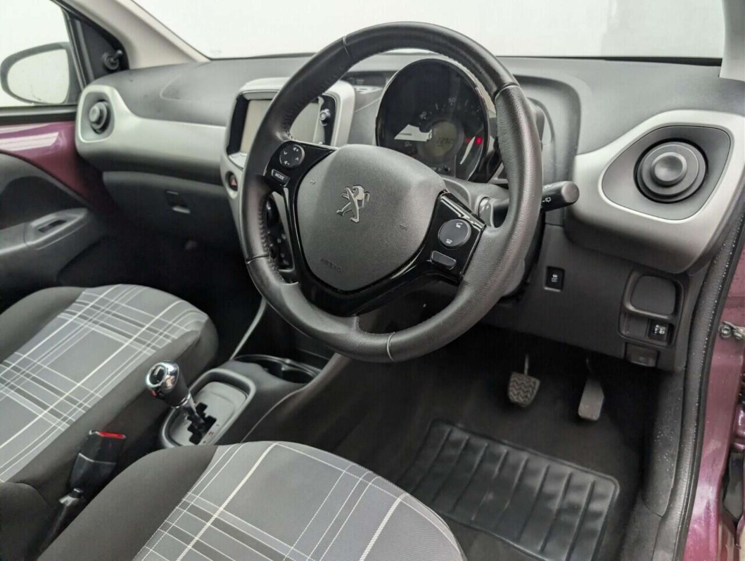 Used Peugeot 108 2017 for sale - 77714325: Photo 11