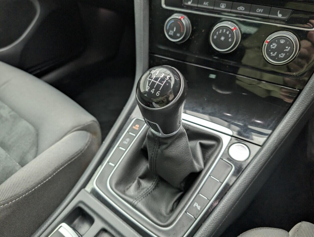 Used Volkswagen Golf 2017 for sale - 77040850: Photo 16