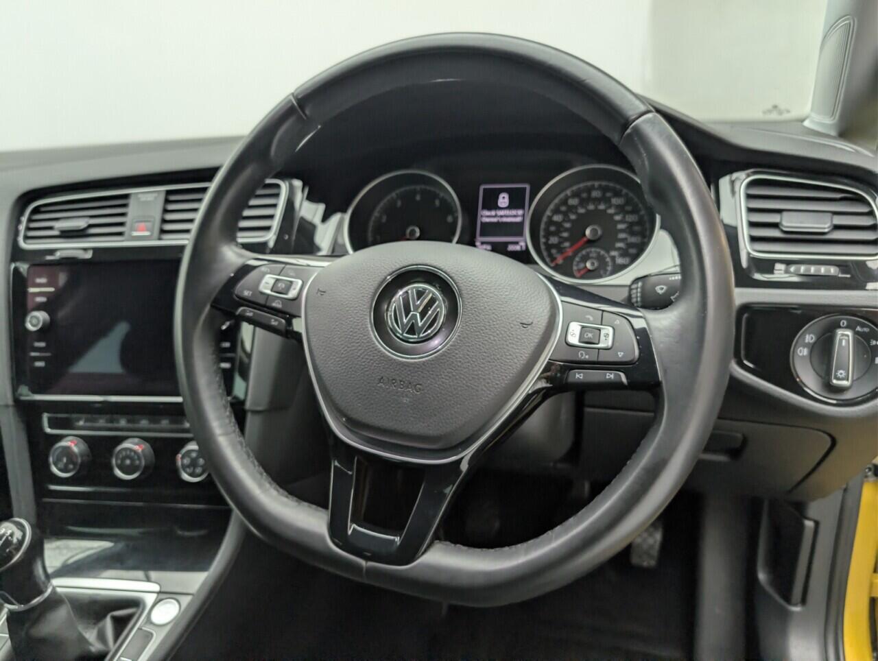 Used Volkswagen Golf 2017 for sale - 77040850: Photo 20