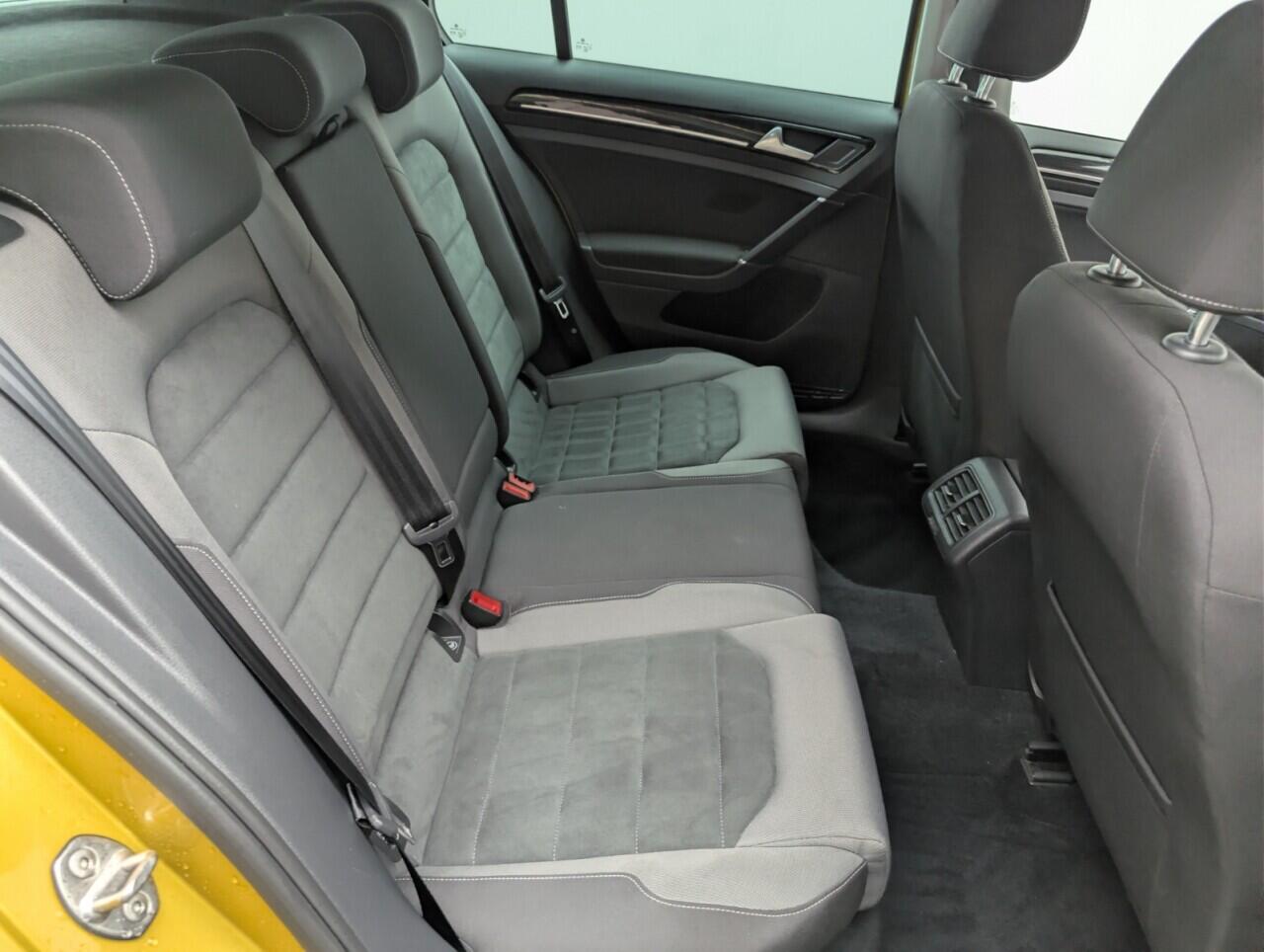 Used Volkswagen Golf 2017 for sale - 77040850: Photo 22