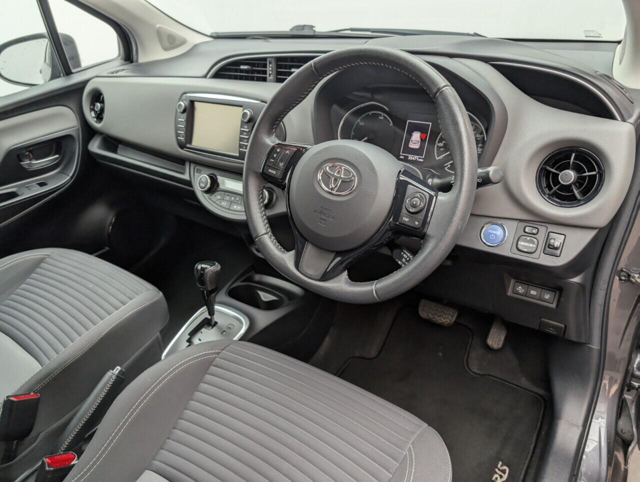 Used Toyota Yaris 2019 for sale - 76425508: Photo 11