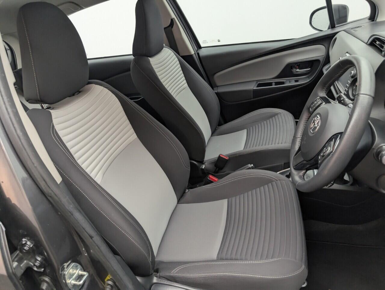 Used Toyota Yaris 2019 for sale - 76425508: Photo 12