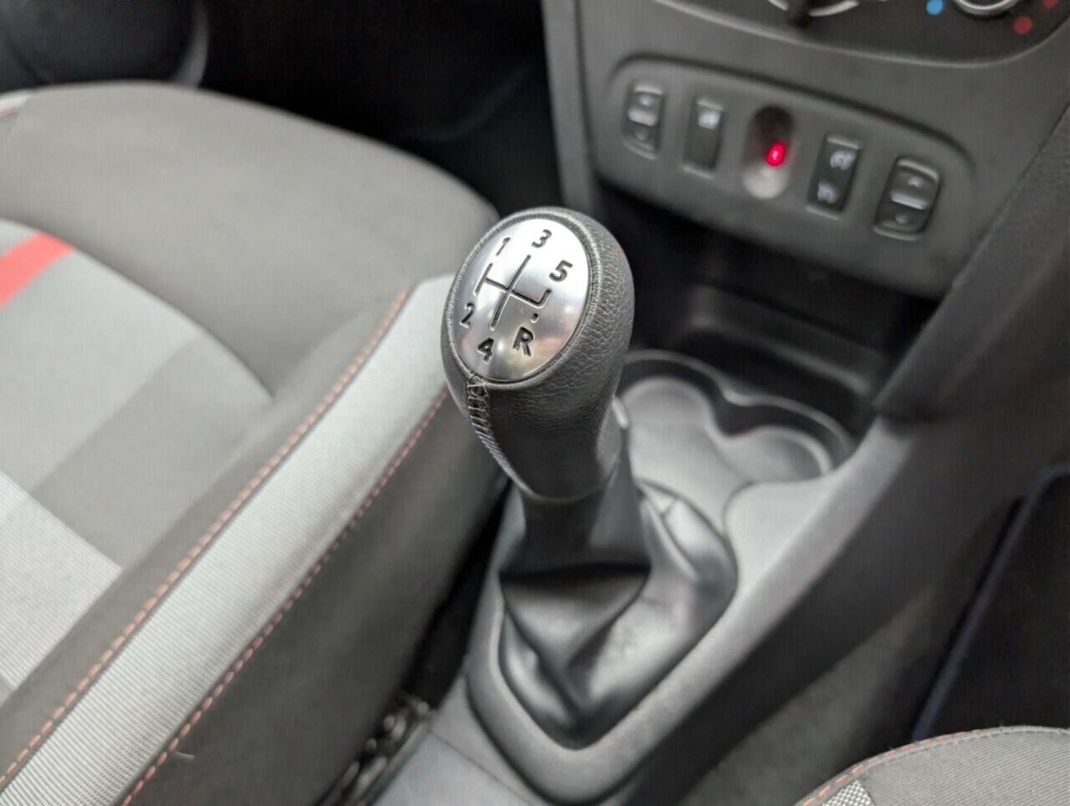 Used Dacia Sandero Stepway 2019 for sale - 77713036: Photo 17